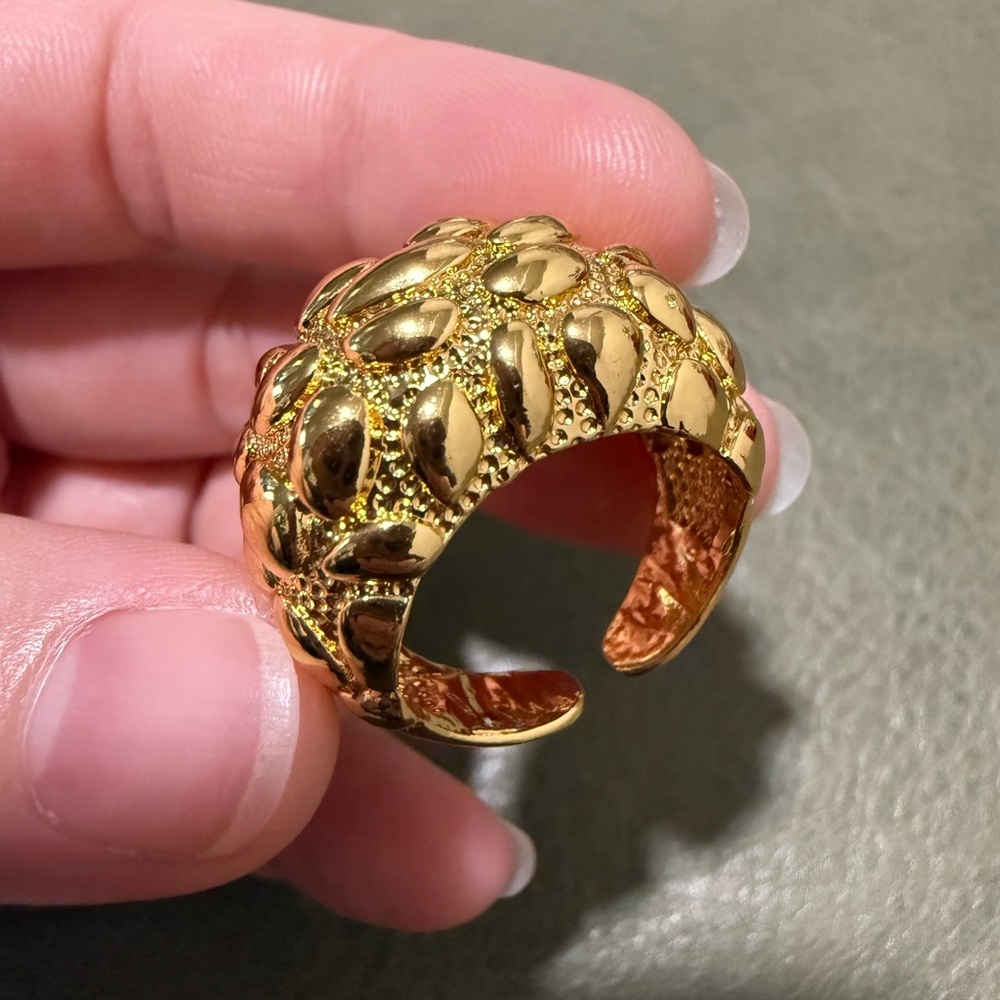 Vintage Chunky Gold Tone Ring Size 8 - Picture 3 of 5